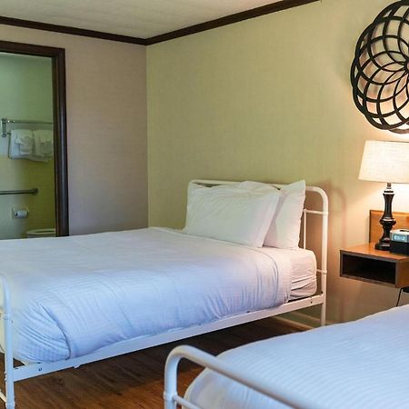 Whispering Winds Motel Аубурн Экстерьер фото